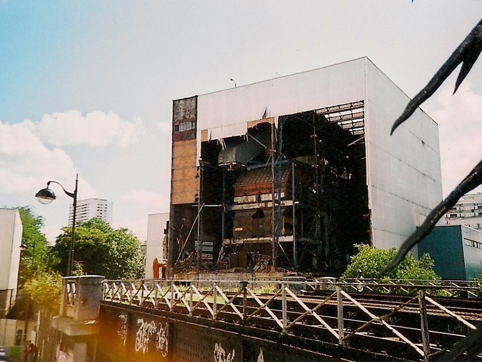 L'usine de chauffage urbain... en cours de destruction