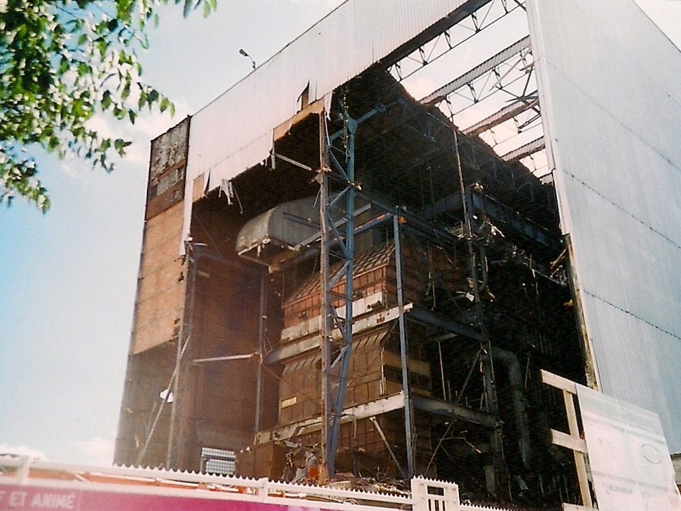 L'usine de chauffage urbain... en cours de destruction