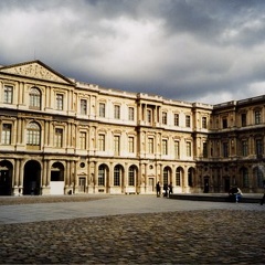 La cour du Louvre